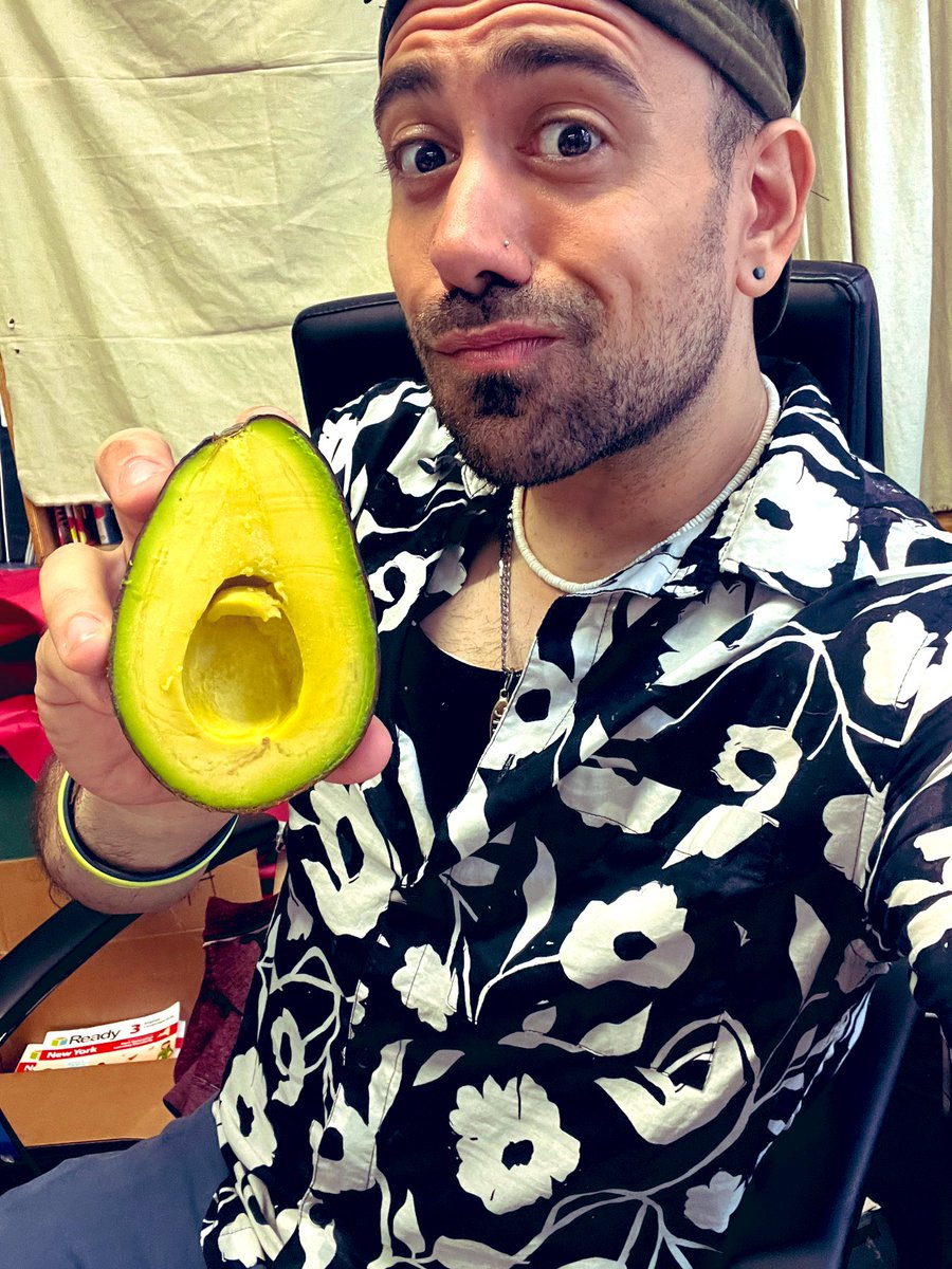 I gotta know! AVOCADOS 🥑! Yes or no? And with what do you eat them?