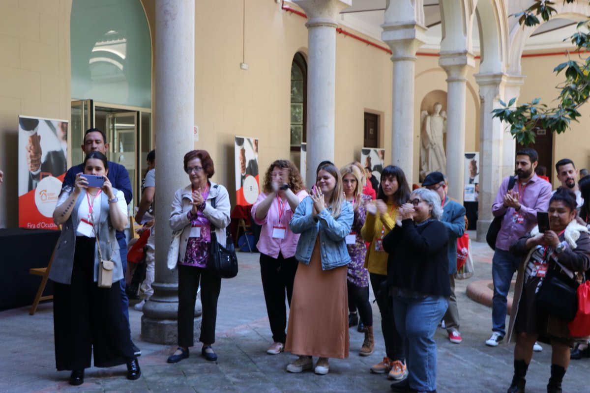 Després d'enviar gairebé sempre  el teu CV al "núvol" online impersonal, la Fira d'ocupació de <a href="/caritasbcn/">Càritas Barcelona</a> i <a href="/IngeusES/">Ingeus ES</a>  "NO M'ATURO" fa possible fer-ho presencialment amb els equips de selecció de 32 empreses.
Necessitem espais que visualitzin que "hi ha algú a l'altra banda".