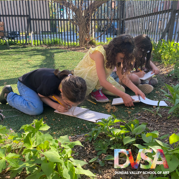 DVSA2010's tweet image. Our Drawing Nature students making great use of the beautiful weather and our native plant pollinator garden at DVSA.
--
#artforkids #artinstruction #drawing #drawingnature #artschool #pollinatorgarden #dundasont #hamiltonont #hamiltonarts #artsburlington #ancasteront