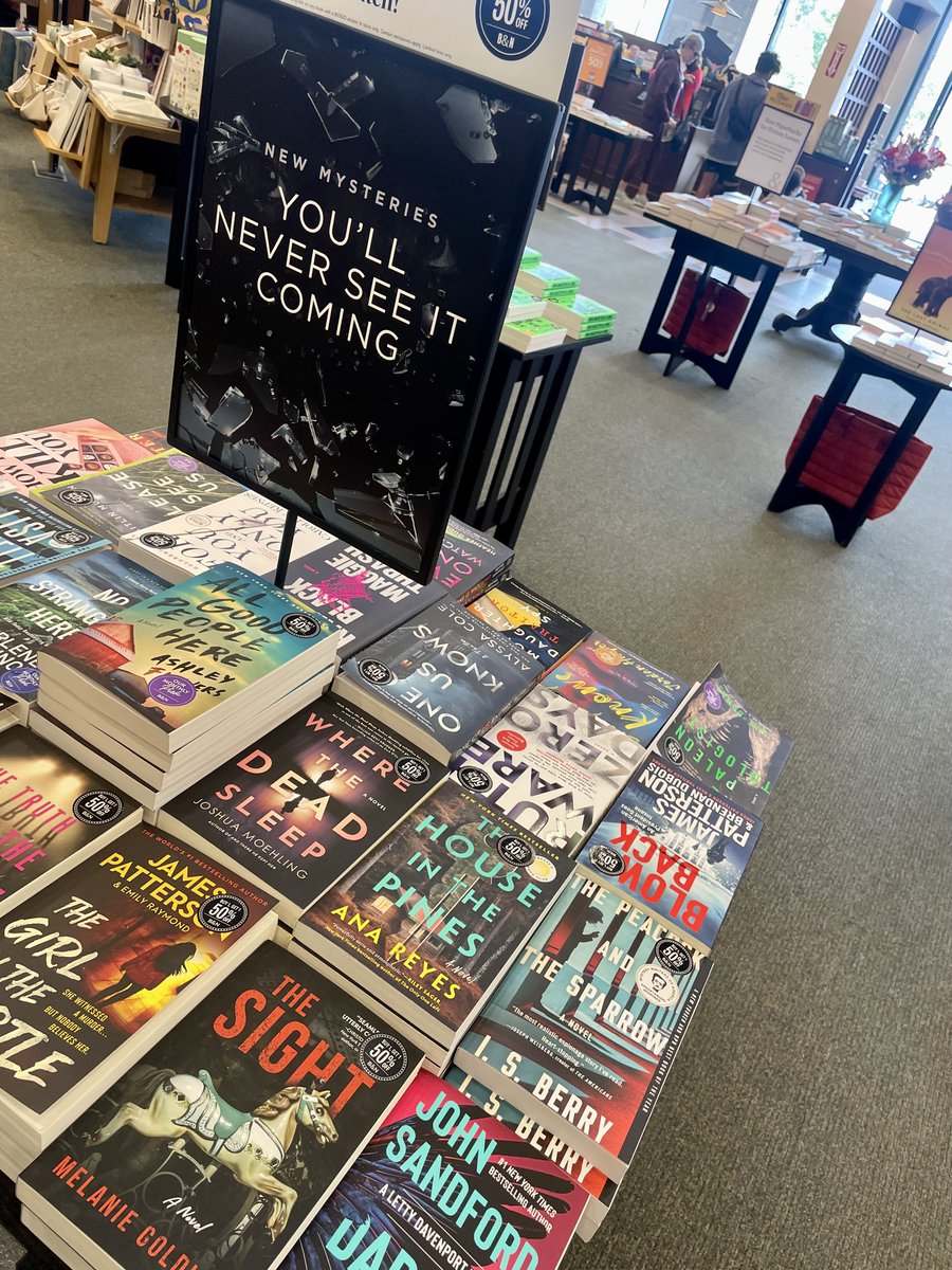 Thanks to @BNEncinitas for featuring THE PEACOCK AND THE SPARROW on its 'New Mysteries' table - in such great company. (& thanks to the wonderful author Joe Reid for the pic!) @AtriaMysteryBus @ITWDebutAuthors @BNBuzz