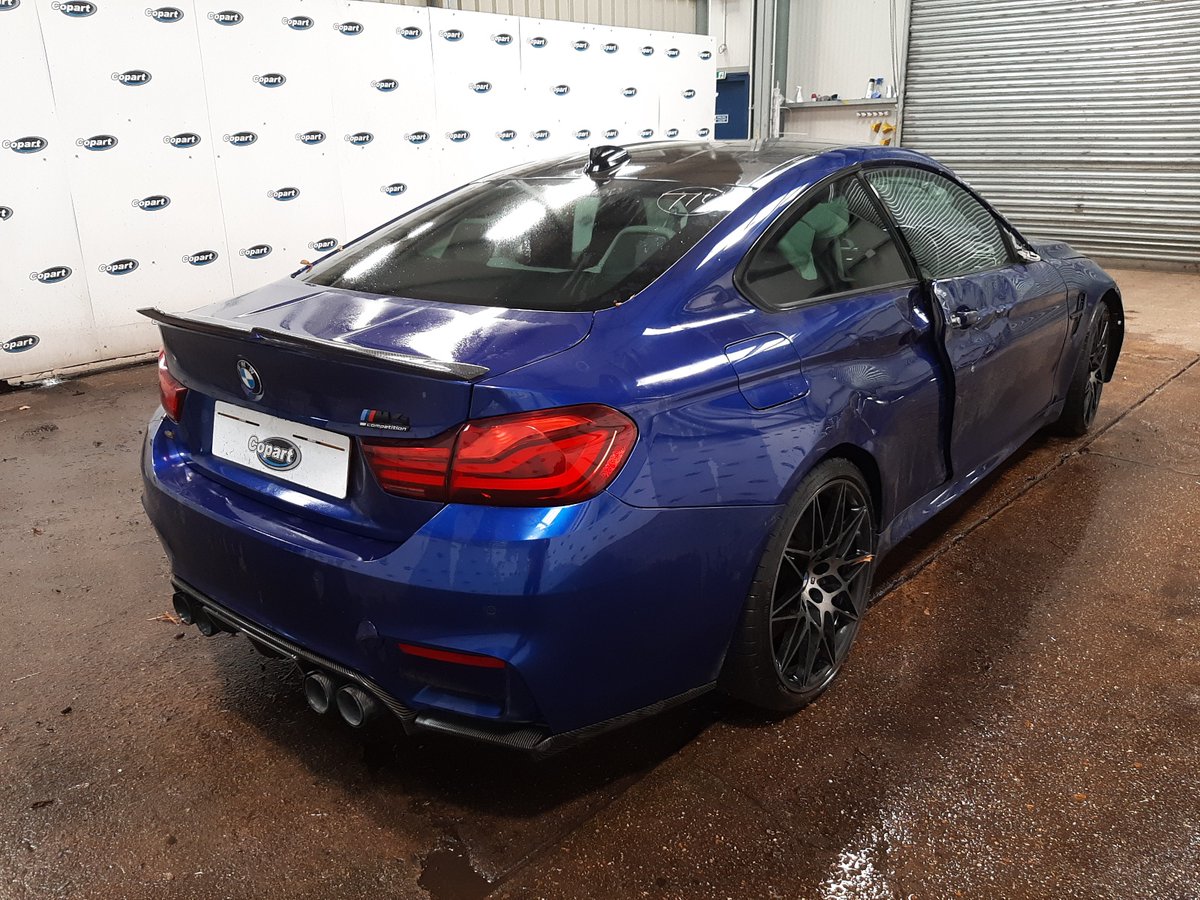 🚘 2020 BMW M4 Comp.: ow.ly/TY1R50RzqcV 🛠️ CAT S | Does not run | Side | Front 📅 Auction date: 16/05/24, 12pm, Newbury