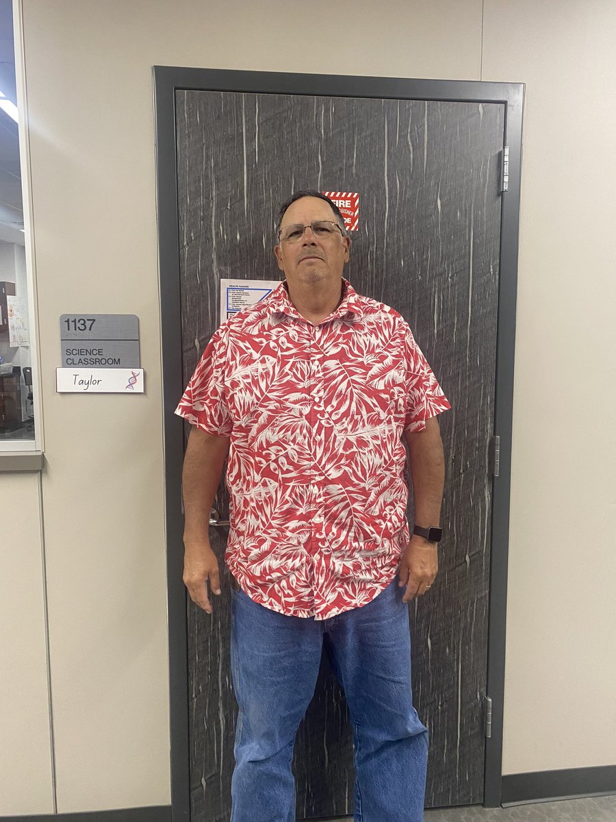 For Tropical Day, our students and staff wore tropical inspired clothing! 🌴🌺 @BenIbarraCTE #BlansonCTE #BCTE #StudentCouncil #StuCo #AAPI #MyAldine #Ownit