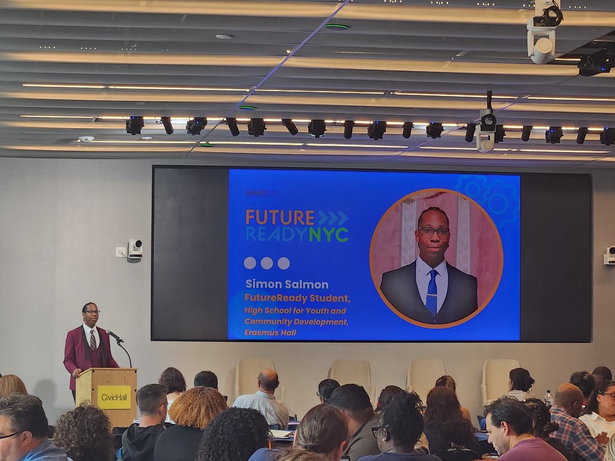 This morning at our #FutureReadyNYC May Community of Practice, we welcome and hear from #FutureReady student Simon Salmon! 😀 
#StudentVoice #CollegeandCareerReadiness