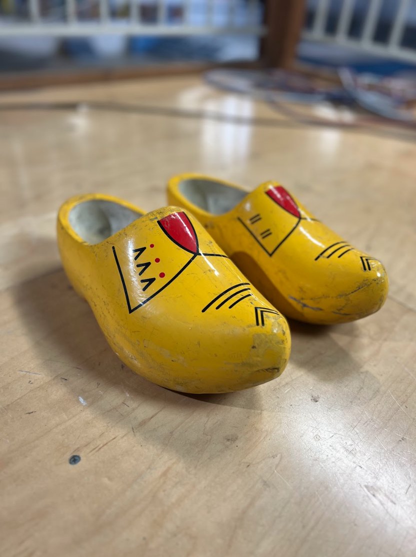 BrailleSkate's tweet photo. We are doing it ๐ณ Nail board and more officially up for auction!
#nailedit #dbz #flybar #clogs #braillehistory https://t.co/8hLrPSypvP