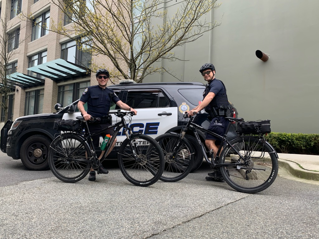 We've heard from people who have seen police on bikes throughout #NewWest. That's our Crime Reduction Unit and they cycle the city apprehending suspects wanted on warrants, working on weekly crime priorities, and providing operational support to front line officers. 👮🏽‍♂️👮🏽‍♀️🚲