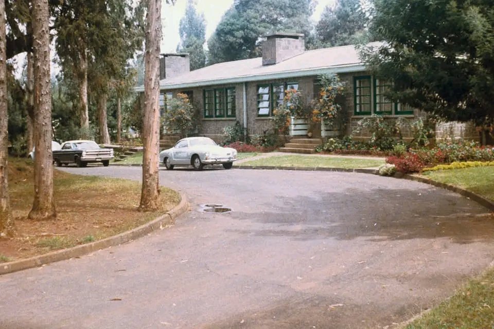 የአሜሪካ ኤምባሲ በአዲስ አበባ ኢትዩጲያ 

#deromzenderom