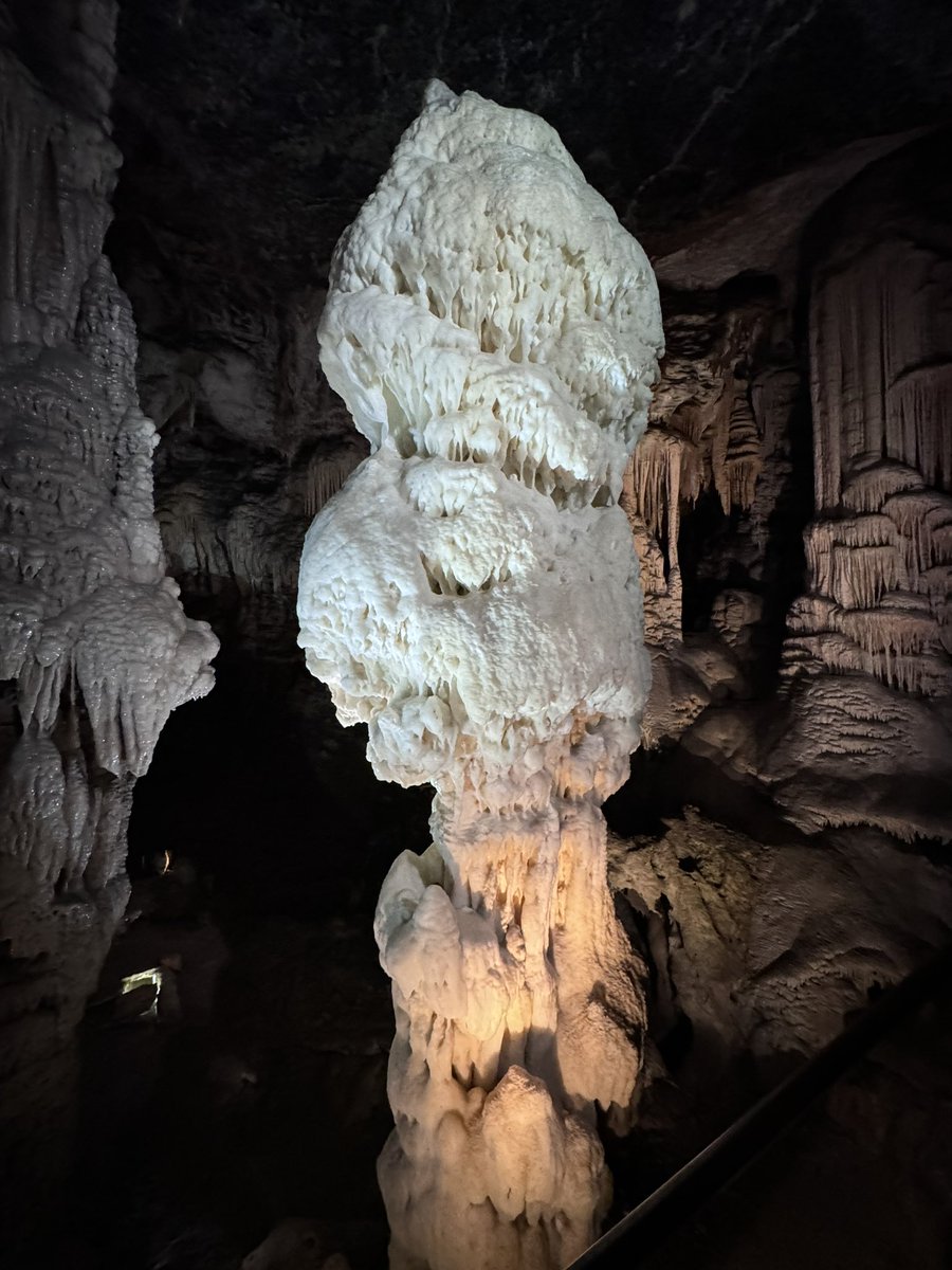 MichaelTruly8's tweet photo. I contain such a feeling of a blessing! Visiting what the many call famous, Cum Cave (what the American man told myself)! Very sensational experience in me! #cumcave #sensations #cavityexploring https://t.co/74A7FhjqCR