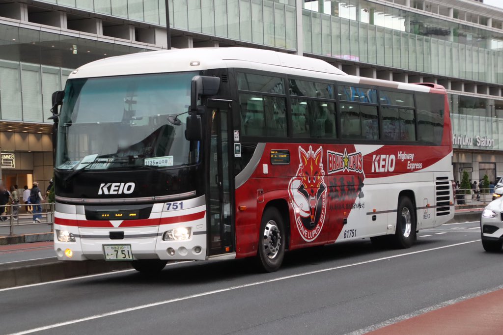 2024/05/06
会津バス
会津 200 か 268（QTG-RU1ASCJ）
会津 200 か 350（2TG-RU1ASDJ）

京王バス
72002（バンホール アストロメガTDX24）
61751（QTG-RU1ASCA）
「東芝ブレイブルーパス東京」

会津バス350号車。
珍しくフロント部分までラッピングされている車両。