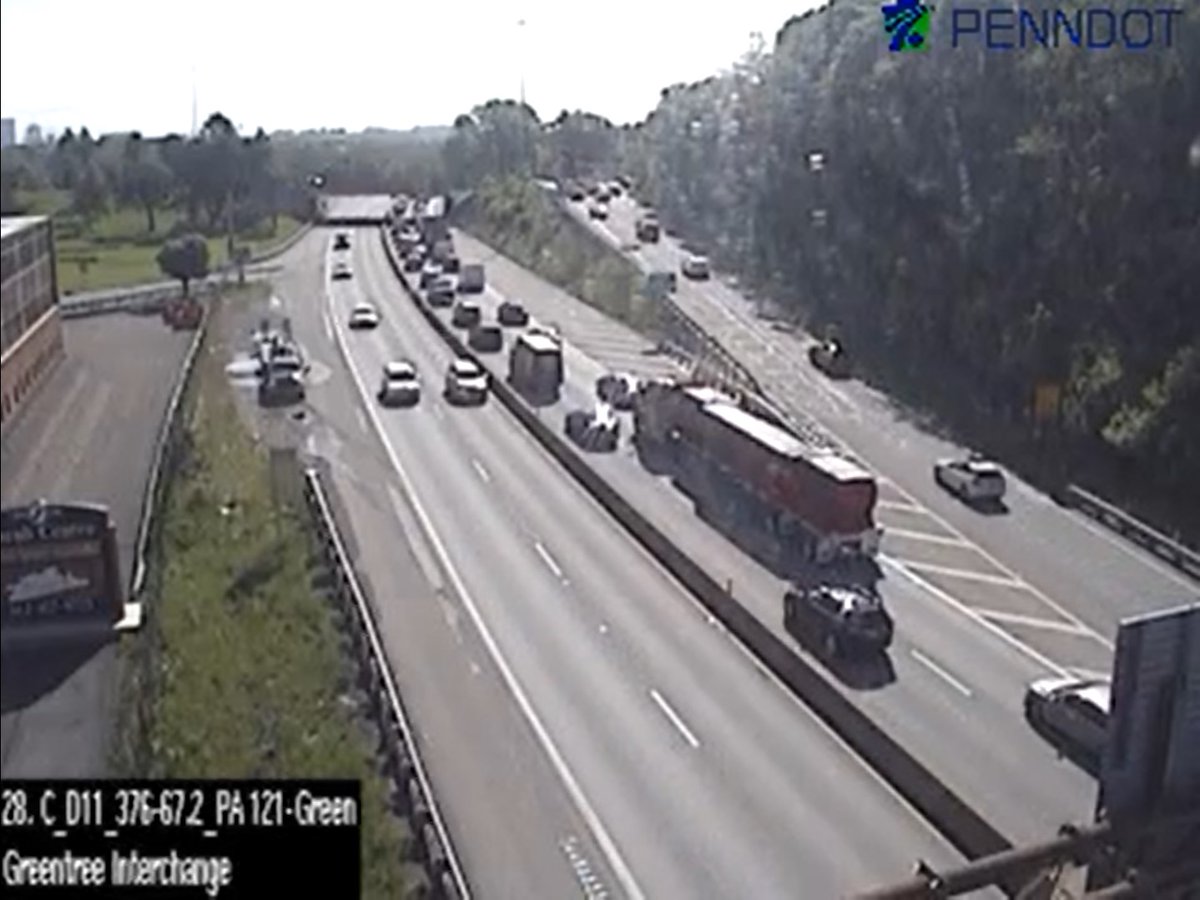 Inbound Parkway West delays solid from the top of Greentree Hill to the Fort Pitt Tunnels. #KDKAradioTraffic