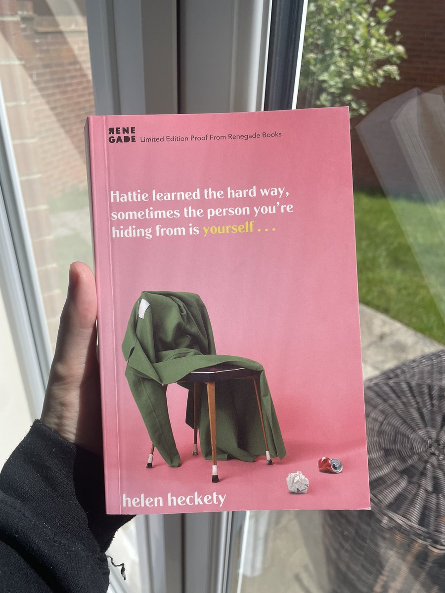 Massive massiveee thank you to @Christina_Dem for sending me this stunning proof of “Alter Ego” by Helen Heckety that valuably discusses the topic of disabilities. Comes out this July!!