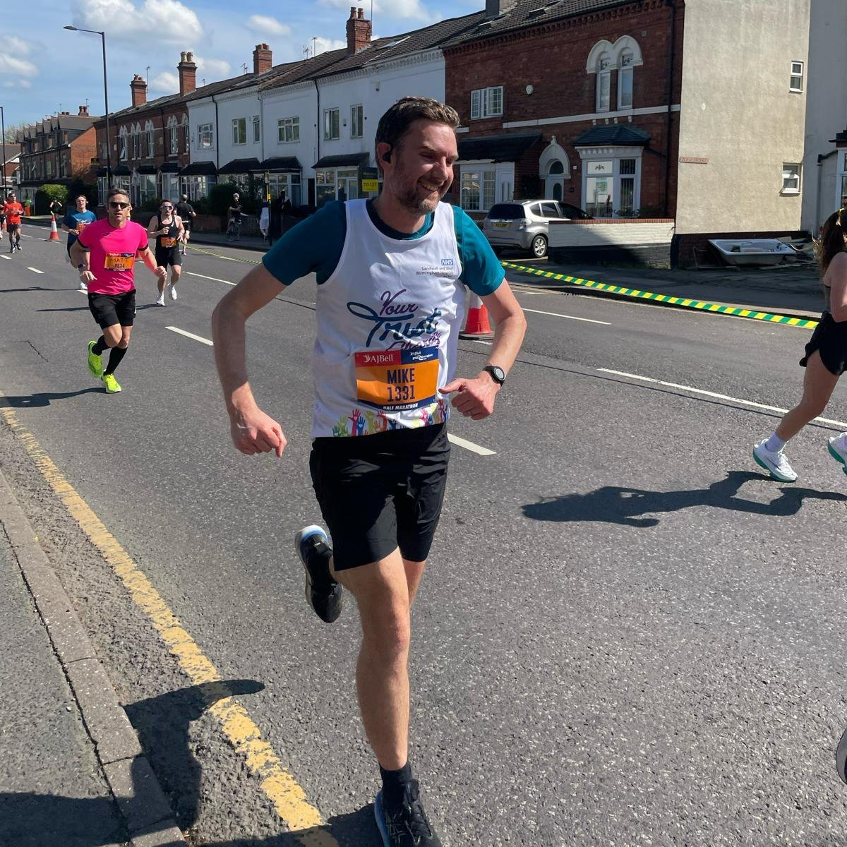 Well done to the Trust's Dr Mike Blaber and teachers Jamie, Quinn & Luke from @BHallAcademy who raised over £1k for @SWBHCharity after taking part in this year’s Great Birmingham Run Half Marathon. You can still donate by going to: swbh.nhs.uk/news/doctor-jo…