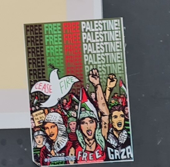 I saw these in the city today !!!! I also saw multiple people with Palestine flag pins !!!!!!!! 
#CEASEFIRE_NOW #StrikeForGaza