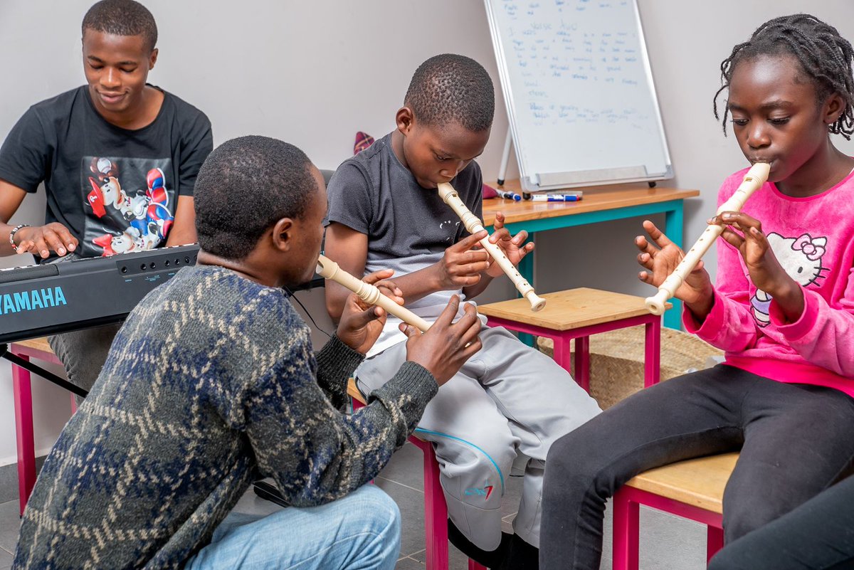 AOnefineday's tweet photo. Learning the flute is such great fun for the kids who are in our music class.. We are still in awe of our new space !! By the way, it will be new for us at least until the end of the year ! #artsisfun #empoweringthrougharts @Annos_Africa @onefinedayev #annosarts #Aofdartscentre https://t.co/k2Mn1yiwyy