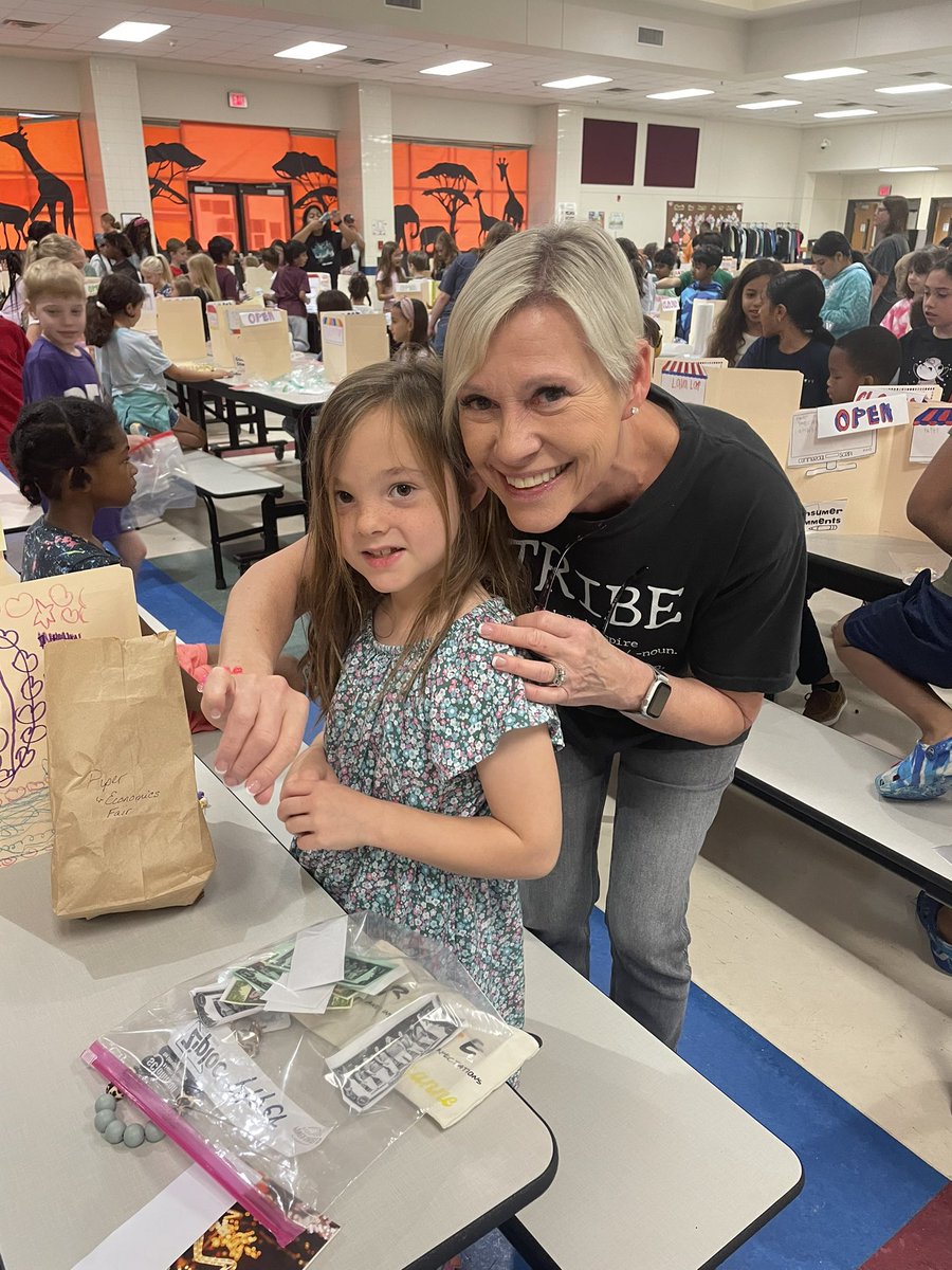 Mrs. Moore tweet media