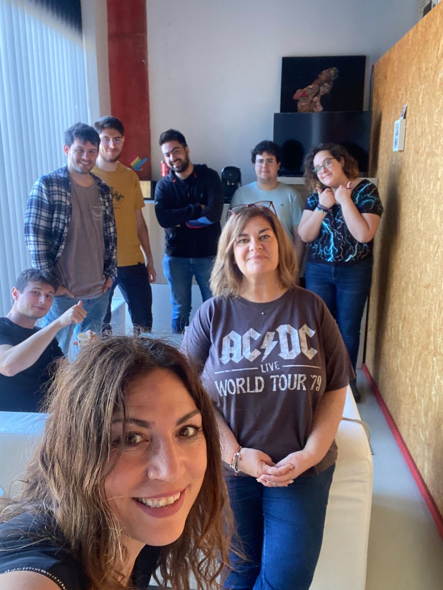 Y de repente... Un ☕ con sonrisas.