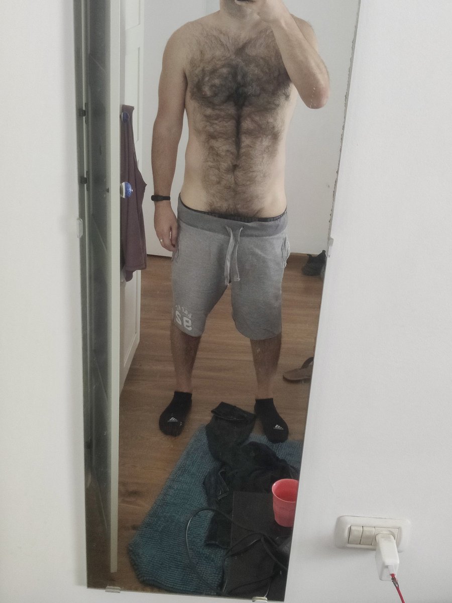 NextDoorHairy's tweet photo. Feel daddy's furrr and RT https://t.co/a255UyaZo7