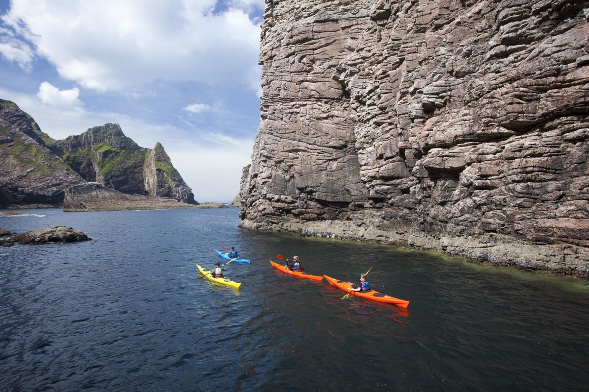 Nothing but you, your kayak, and the open waters around Hag Island. Sounds like a perfect day, right? 🌞🚣 Who's up for this adventure? 📍Hag Island, Co. Mayo