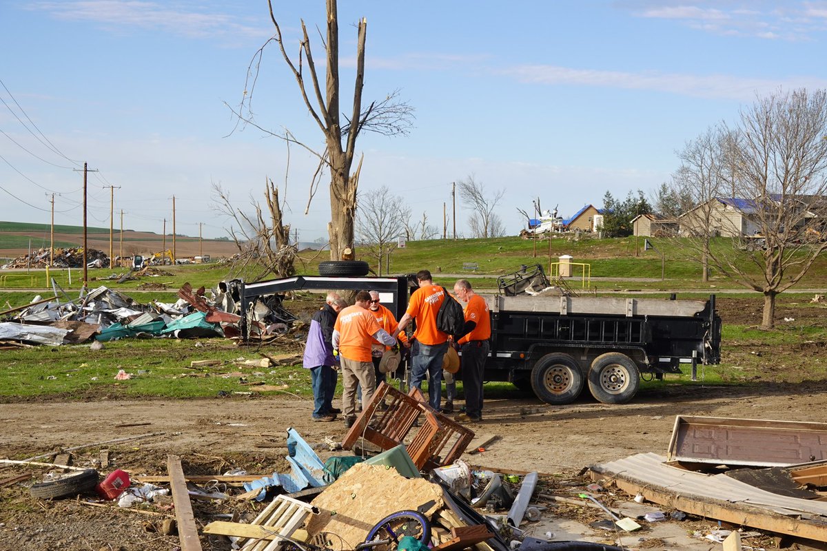 Please continue to pray for families across the Midwest affected by devastating tornadoes. @SamaritansPurse is assisting storm victims in Iowa and two sites in Oklahoma.