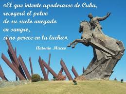Con la valentía del Titán de Bronce, el pueblo de #Cuba seguirá defendiendo a la #RevoluciónCubana, a pesar del #BloqueoGenocida de EEUU que busca estrangular a los cubanos.
#CubaNoEstáSola #MejorSinBloqueo
