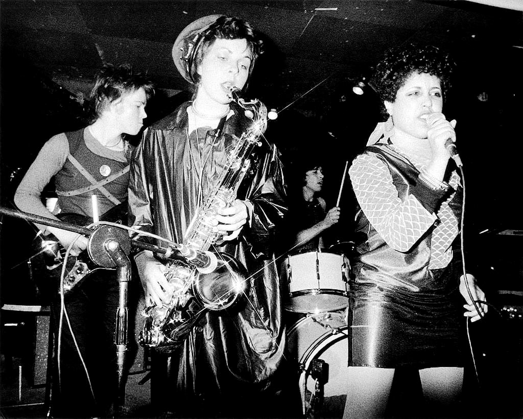 🖤🎷
. 
#waybackwednesday #xrayspex #polystyrene #pauldean #loralogic #punkband #london #1970s #saxophone #ohbondageupyours