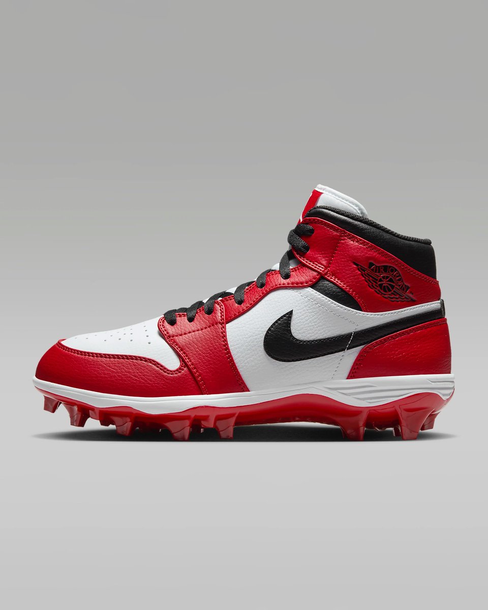 snkr_twitr's tweet photo. AD: LIVE via Nike US
Jordan 1 TD Football Cleat

Low 
White/Varsity Red https://t.co/gBNTFu5RAU
White/Royal https://t.co/alqtFhYa77

Mid 
White/Varsity Red https://t.co/ODEPMSREl5
White/Royal https://t.co/dsVrobTGBs https://t.co/f74GnKMjbg