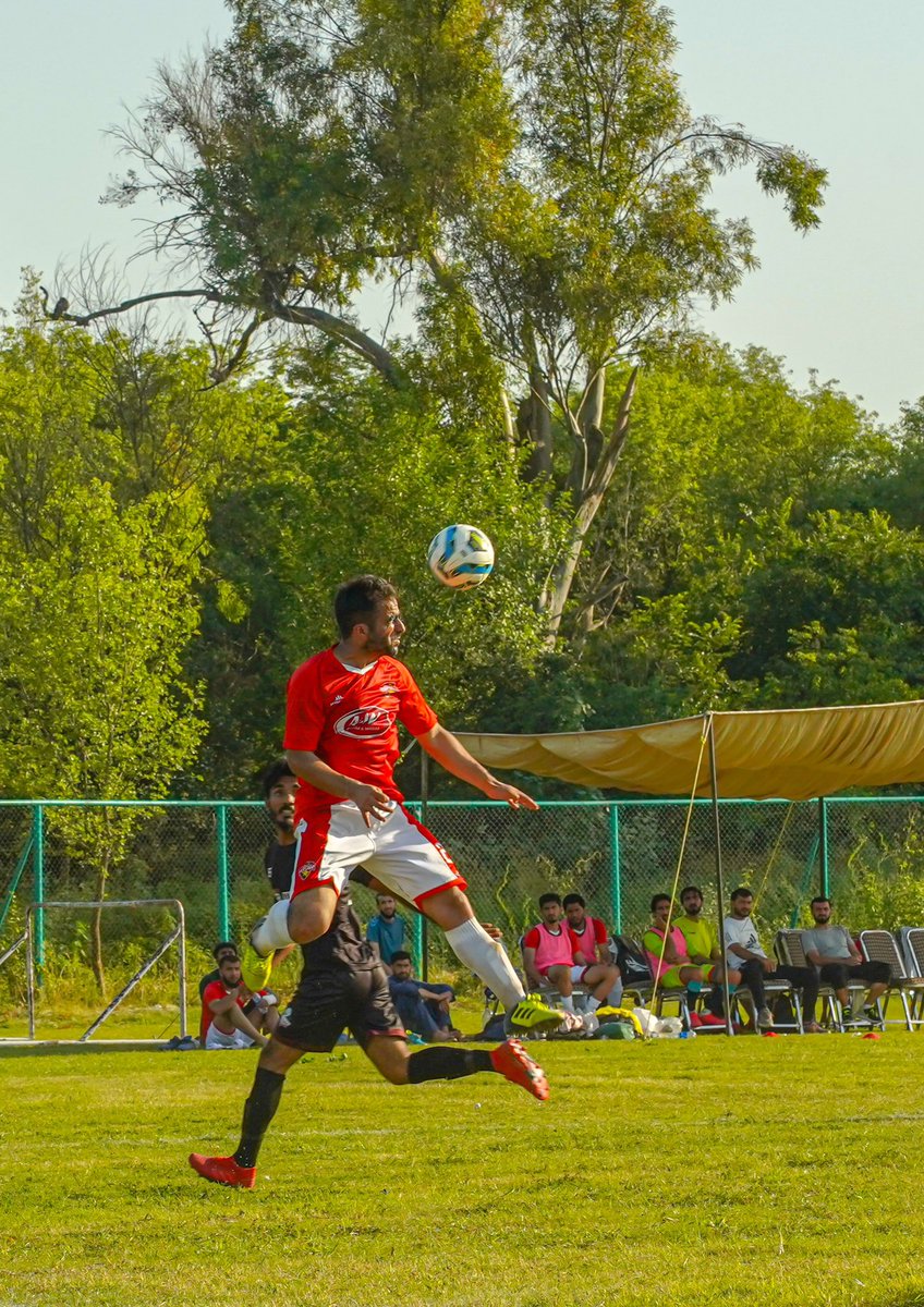 The boys in red and black have done it again! 🔴⚫️ SA Gardens qualify for the semifinals of the National Challenge Cup after defeating WSTC 1-0 thanks to a @iamsadozai penalty! 🔥 #pakistanfootball #dilsayfootball #nationalchallengecup