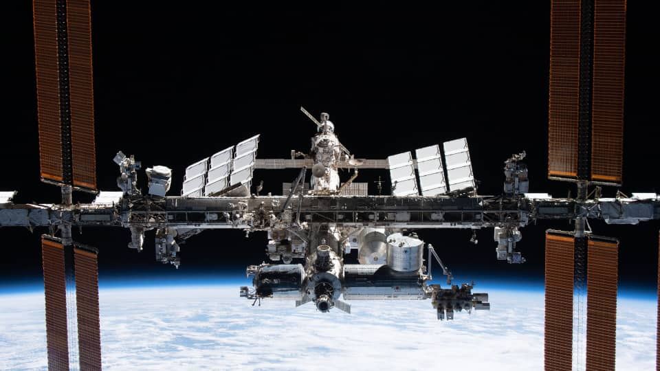 gist_umat's tweet image. 🟣🟡⚪🟣🟡⚪🟣🟡⚪🟣🟡⚪
_DID YOU KNOW _

 The World&apos;s Largest Engineering Project is the International Space Station🚀.

#GIST
#ENGINEERINGFACT
#BREAKINGTHESTEREOTYPES