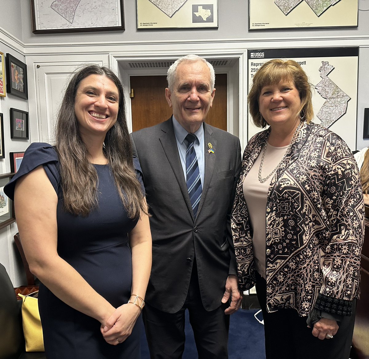 Pleased to meet with Stacy Wilson and Christina Hope from the @ChildHospAssnTX about our work to strengthen Texas' health care system through residency training, expanding postpartum coverage, and ensuring our most vulnerable neighbors have access to a family physician and meds.
