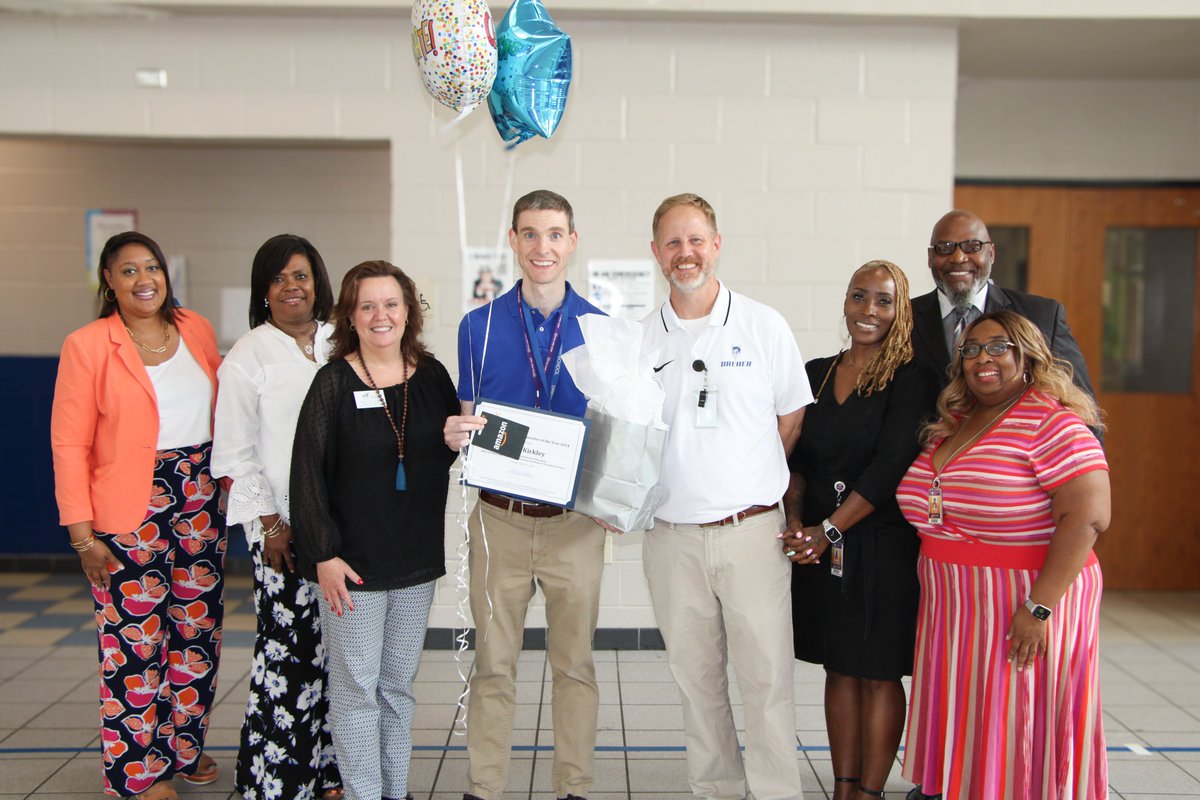 Congratulations to @DreherHigh counseling chairman Kevin Kirkley on being named the 2024 Midlands Region Career and Technical Education School Counselor of the Year by @mebasc. Read more: richlandone.org/site/default.a… #TeamOne #OneTeam