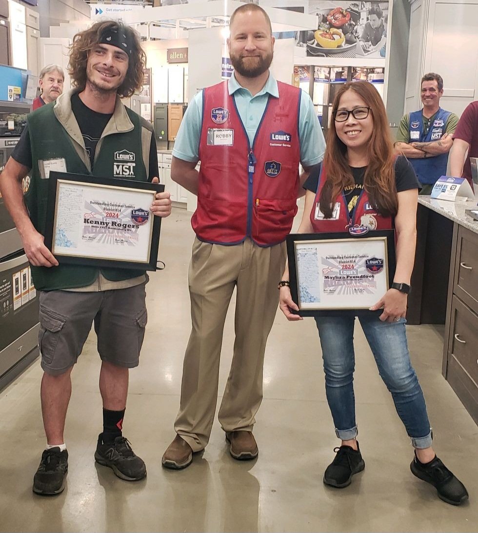 It's always nice when a customer takes the time to write in about amazing service. It's even better when it comes from MST and the Front End. Congrats to Kenny and Mayliza @BenitoKomadina @DustinCornell5 @MikeJDemps @lowes627 @BlueBoxR1