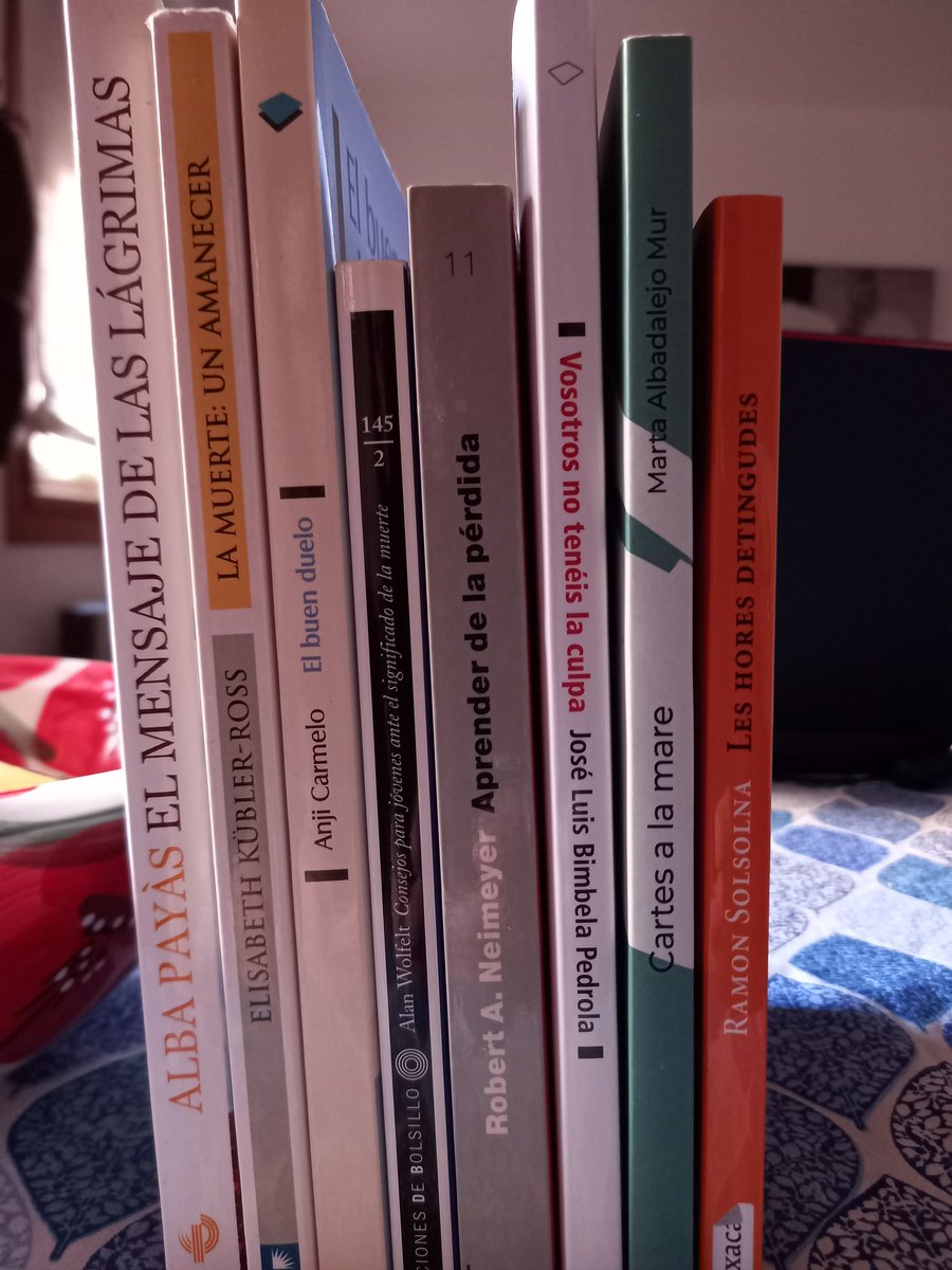 Preparando recomendaciones de lecturas, para el taller de esta tarde sobre la temática del Duelo, dirigido a familiares de la Escuela de Cuidadores 

#FundaciónLaCaixa 
#EnfermedadesAvanzadas 
#FinaldeVida 
@CatEaps