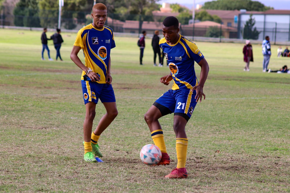 Another weekend of football action at home this past weekend where the gents shared the spoils with Ravensmead and collected maximum points against Highbury FC in the LFA First Division 👊 UWC 2️⃣ - 2️⃣ Ravensmead UWC 2️⃣ - 1️⃣ Highbury #UWCMensFootball | #LFAFirstDivision