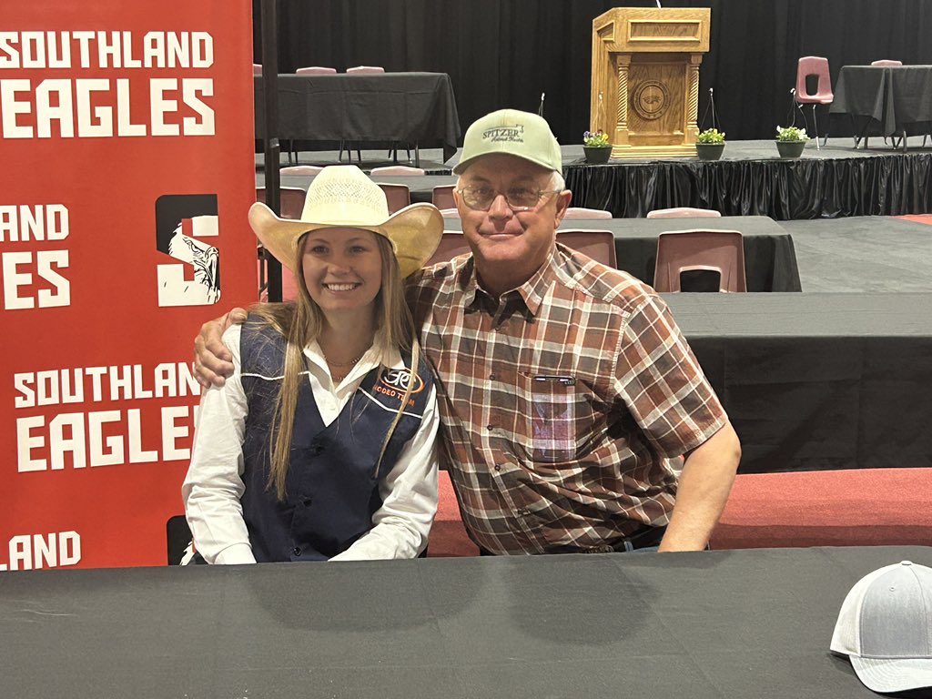 Southland’s Sylee Peterson signed with South Plains College Rodeo! Way to go!