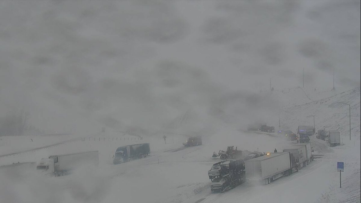 Bozeman pass is a mess this morning, avoid if you can. Some folks have been stuck since last night. nbcmontana.com/chimein #nbcmontana