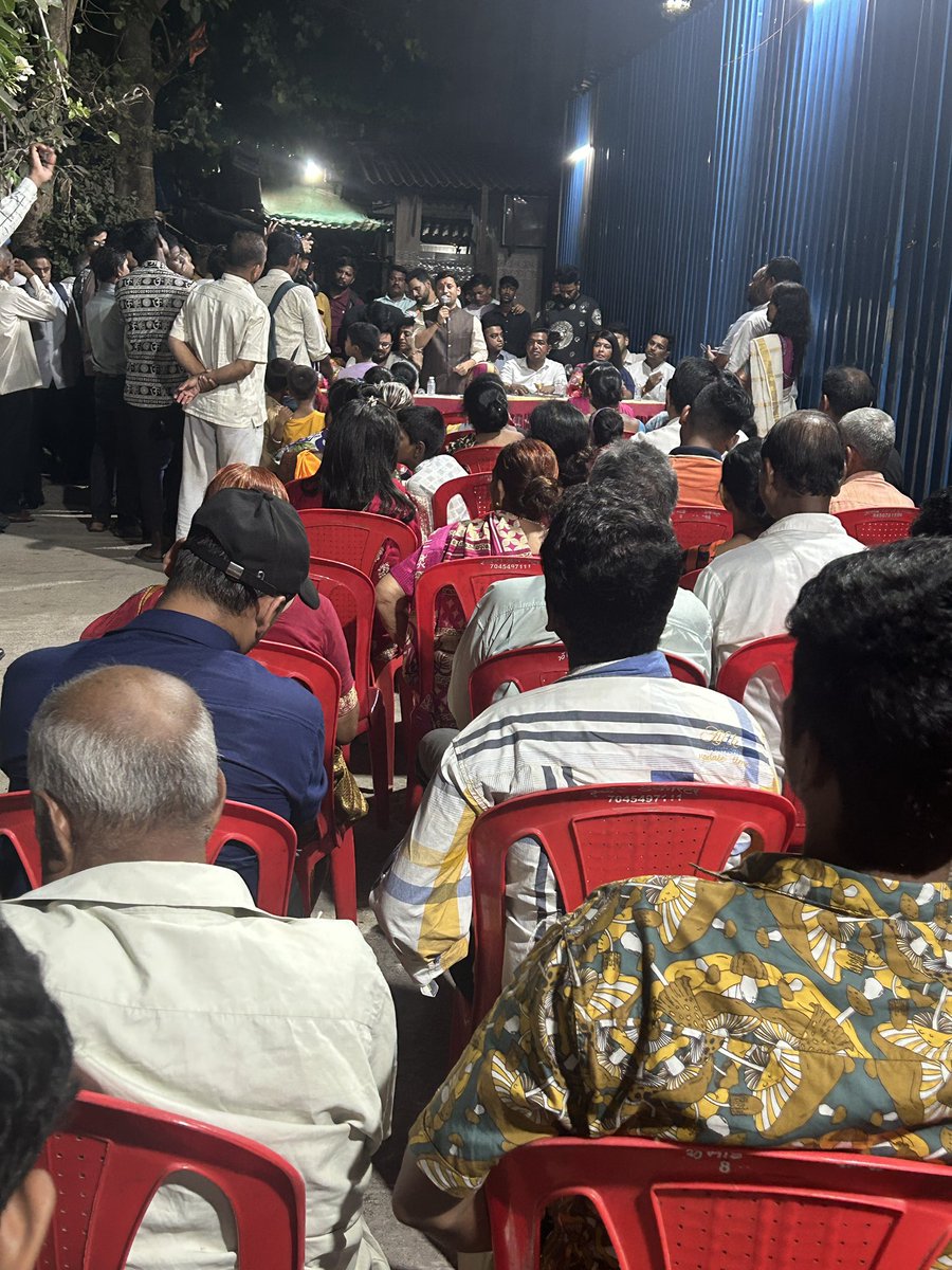 ganeshmpandey's tweet photo. Visited various society meetings with North Central District Candidate of Mahayuti Shri @miujjwalnikam ji’s son Shri @AdvAniketNikam ji in #Bandraeast assembly organised by @BJYM4Mumbai Vice president @BjpRahulGupta & Secretary @YashMishraBJP people of the Loksabha excited to vote for the real #DeshBhakt Nikam ji the way people are welcoming our candidate and appreciating the good work of @PMOIndia Shri @narendramodi ji is really commendable #Abki_baar_400_paar #ModiKiGuarantee @Dev_Fadnavis @ShelarAshish @parag_alavani