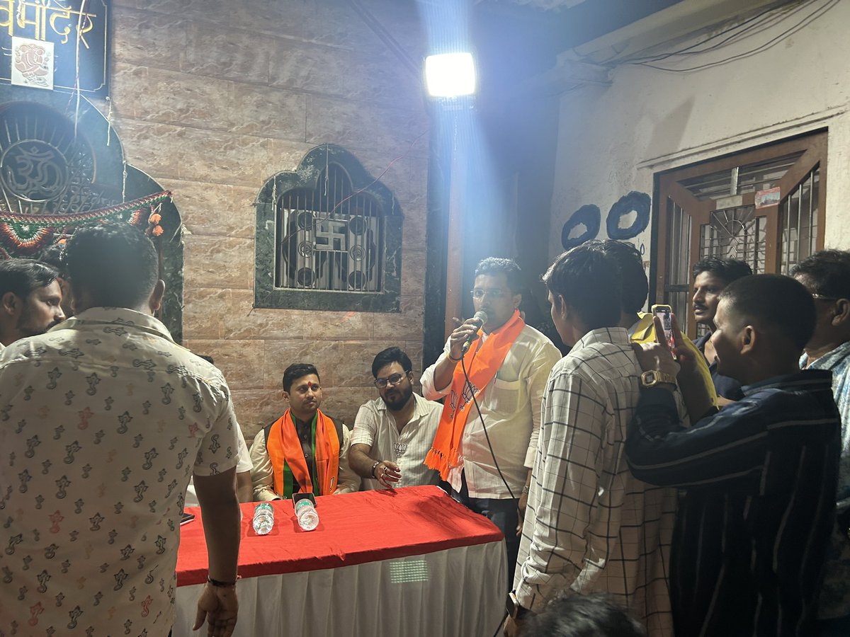 ganeshmpandey's tweet photo. Visited various society meetings with North Central District Candidate of Mahayuti Shri @miujjwalnikam ji’s son Shri @AdvAniketNikam ji in #Bandraeast assembly organised by @BJYM4Mumbai Vice president @BjpRahulGupta & Secretary @YashMishraBJP people of the Loksabha excited to vote for the real #DeshBhakt Nikam ji the way people are welcoming our candidate and appreciating the good work of @PMOIndia Shri @narendramodi ji is really commendable #Abki_baar_400_paar #ModiKiGuarantee @Dev_Fadnavis @ShelarAshish @parag_alavani