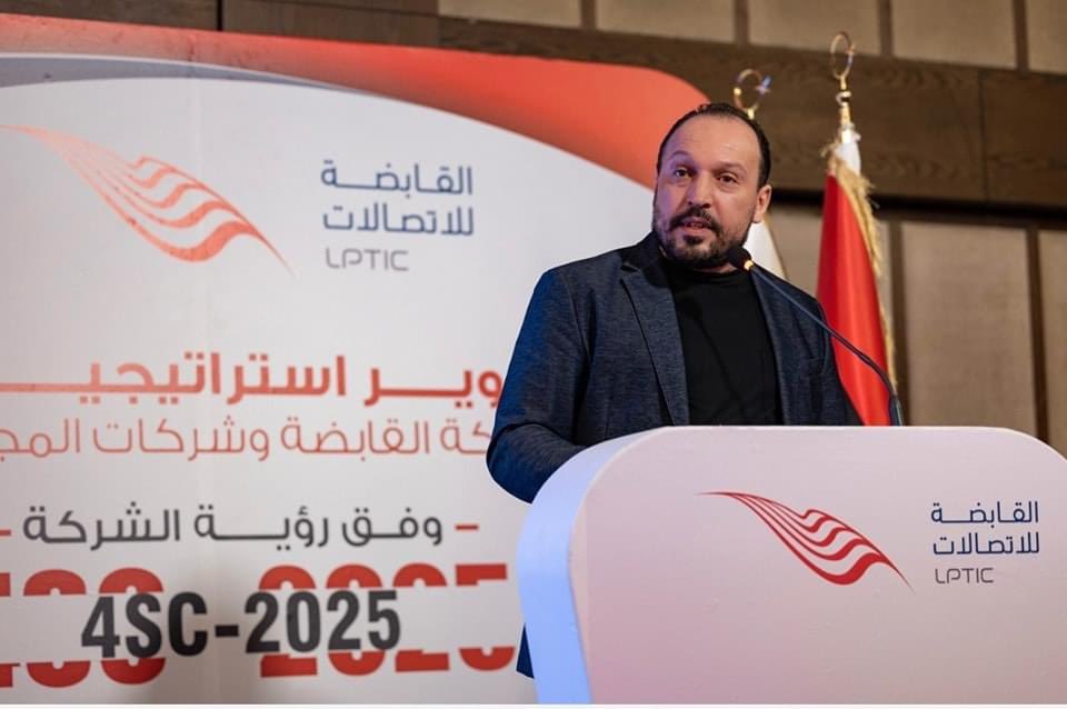 ElhasseKhalil's tweet photo. إجابة عن سؤالكم: لماذا إيرادات شركة الاتصالات صفرية بشكل متواصل؟
يتساءل الجميع لماذا تستمر شركة الاتصالات "ليبيانا والمدار وغيرهم.. إلخ" في تقديم الإيرادات الصفرية بحسب بيانات المصرف المركزي لصاحبه الصديق عم�� الكبير.. والإجابة ببساطة شديدة أن رئيس الشركة "محمد بن عياد" أكبر متخصص في غسيل الأموال والنهب، وقد أصدرت وحدة المعلومات المالية قائمة أنتم تشاهدونها الآن تضمنت اسم "محمد بن عياد" الذي هرب في ذلك الوقت إلى تركيا عندما كان مديرا عاما لشركة "ليبيانا " ، إلى أن وصلت قائمة الدبيبة والمنفي إلى السلطة، فسارع الدبيبات إلى تقديم كل الضمانات لمحمد بن عياد وأعادوه إلى ليبيا بمنصب أعلى وأعطوه الشركة القابضة بأكملها شريطة أن تتحول شركة الاتصالات لمخزن مالي مفتوح للدبيبات… فقط لا غير.