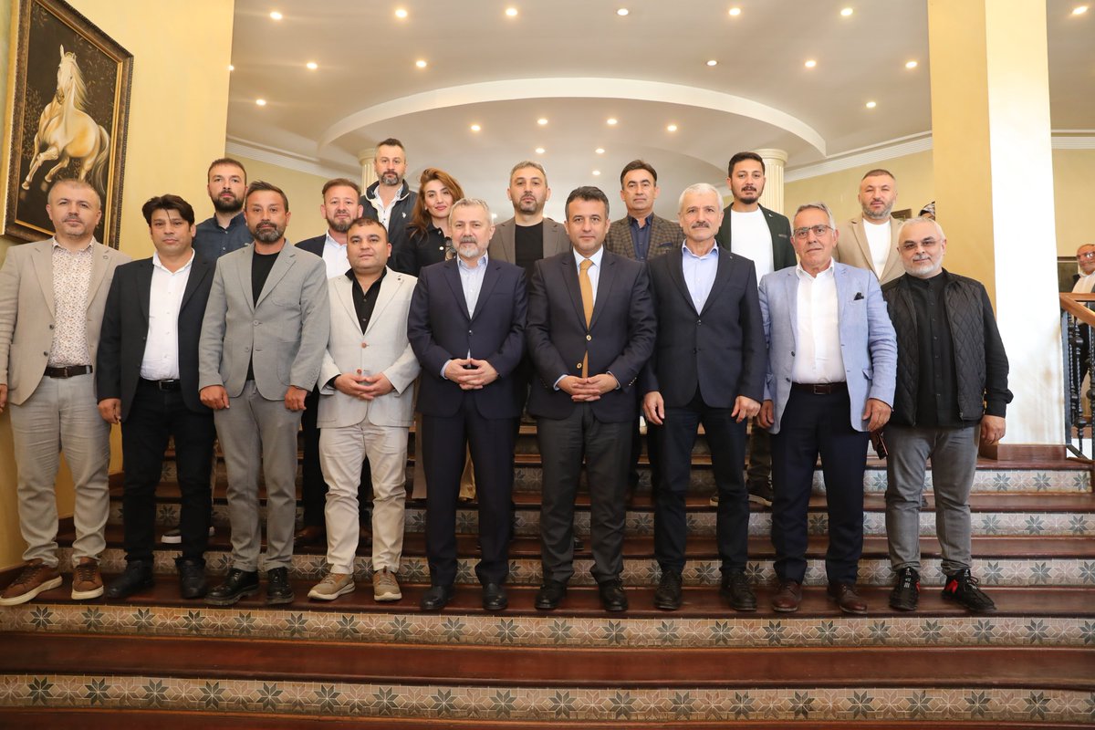 samsunsimder's tweet photo. Ziyaret sonunda, Sn. Halit Doğan Beye en kısa sürede dernek merkezimizde ağırlamak istediğimizi dile getirerek yeni görevlerinde başarılar diledik. https://t.co/NDRS3JrHEs