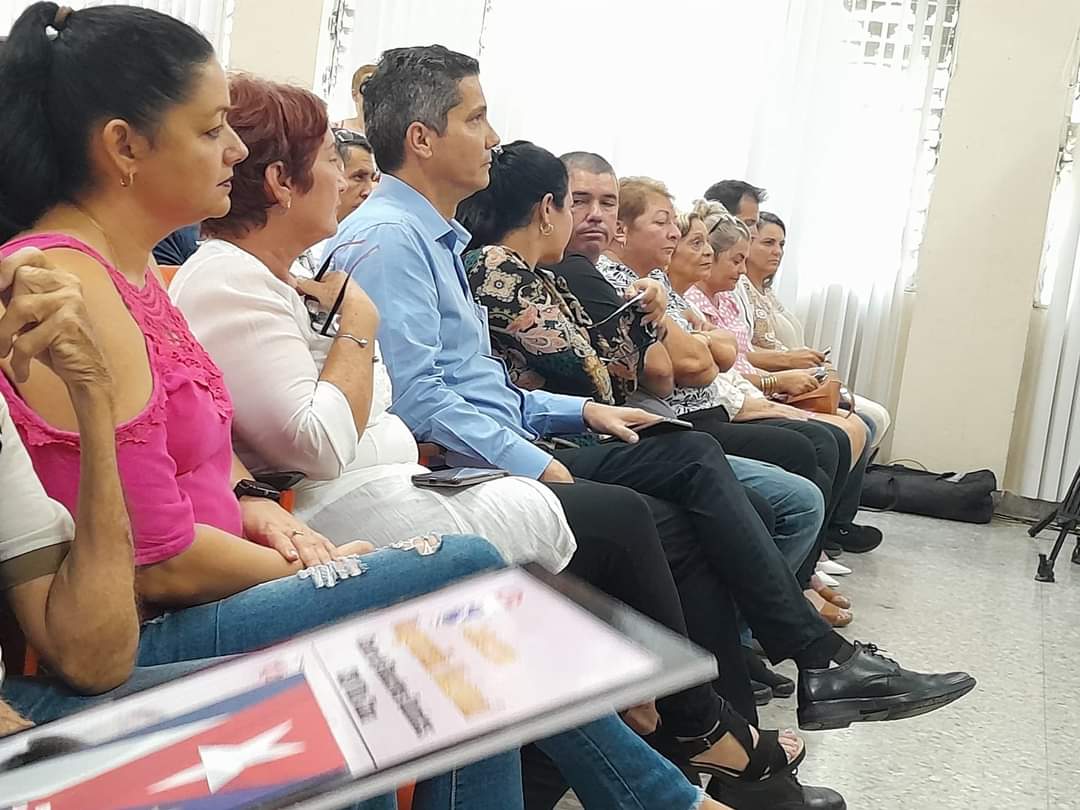 🎙️Esta mañana, el Centro de Bioactivos Químicos (CBQ), ubicado en la @UCLVCU, recibió la condición de Vanguardia Nacional, otorgado por la Central de Trabajadores de Cuba (#CTC), como propuesta del Sindicato Nacional de la Educación, la Ciencia y el Deporte. 🧪