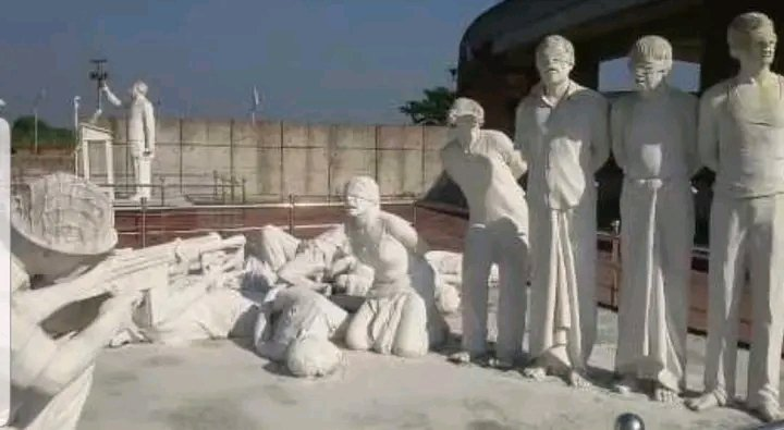 #TrueLiesOf9May 
Hundreds of such statues are built in parks, roads, streets, alleys, cities and squares in Bangladesh.