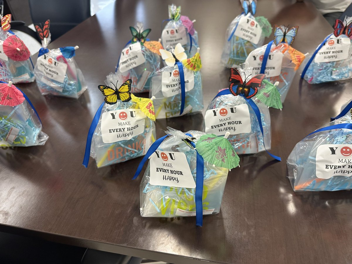 MsSSookram's tweet photo. Attempting to make our PTECH teachers feel EXTRA loved on with daily treats this week and breakfast this morning! They truly are the BEST and we appreciate all of their HEART work!!! ❤️ #ourteachersrock #shsptech #thefirstthebest @seagovilleptech @OKelley81 https://t.co/tutvcTwpul
