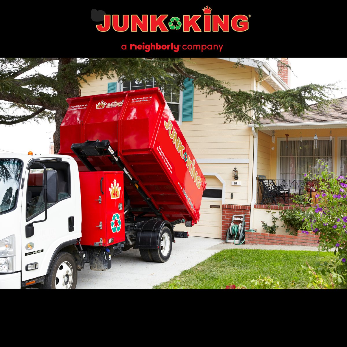 DIY project or home cleanout in Atlanta? Rent a #dumpster from Junk King Atlanta North for hassle-free debris management. We are top-rated, uniformed, and insured! 🚚🗑️ #junkremoval #trashremoval #junkking #applianceremoval #junkremovalnearme #trash #junkhauling #toprated
