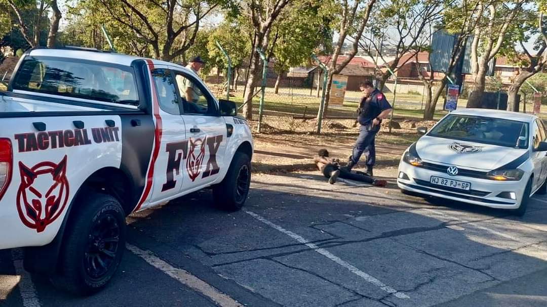 1 SUSPECT ARRESTED.
ATTEMPTING TO ROB SCHOOL CHILDREN. 
NEW REDRUTH, ALBERTON.

Fox Security received information that there is a suspect that tried to rob school children of their belongings,  

Fox Reaction vehicles responded and managed to apprehend the suspect along with a