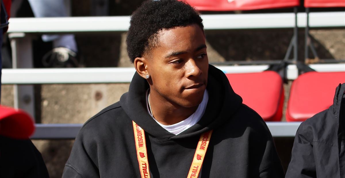 West Bloomfield (Mich.) WR Kamren Flowers talks about why Wisconsin is a school he's taking an official visit to. He's been to Madison in the past for unofficials and says he will make a decision following his OVs. (VIP) 247sports.com/article/kamren…