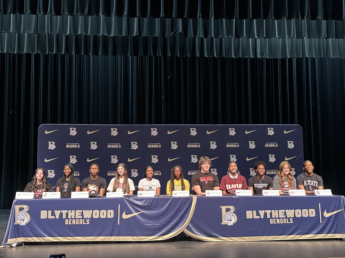 Congratulations to our student athletes that have signed to compete at the next level. D. Brooks | @WinthropTrackXC D. Bolt | @lenoirrhyne G. Manning | @ClaflinPanthers P. Lisbon | @CokerTFXC T. Williams | @SCState_Fb C. Thomas | @NGUFootball1 #BlythewoodTFXC