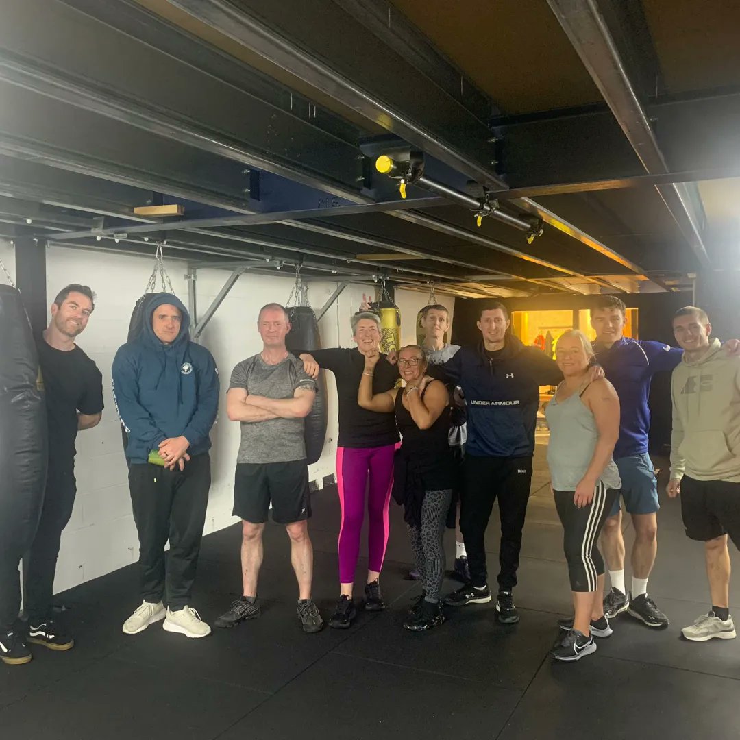 Hard to imagine we are already into our 5th week of boxing clever 👏 great session yesterday with <a href="/emmetbrennan91/">Emmet Brennan OLY 🇮🇪</a> and Jordan, putting everyone through their paces. Thanks to dub gaa star <a href="/MDMA_9/">Michael D Macauley 🍉</a> for popping by to say hello and joining in the fun #
#buildingrecoverycommunities