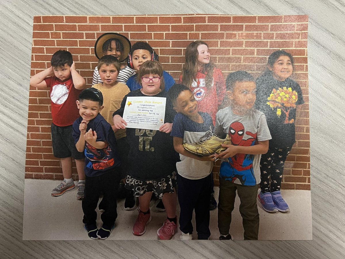 MrsHarafPE's tweet photo. A belated CONGRATULATIONS to Mrs. Stepanek’s K-2 for earning the GOLDEN SHOE for April 🦁#lane126 #weare126 @MissStepanek https://t.co/ovPF610uLD