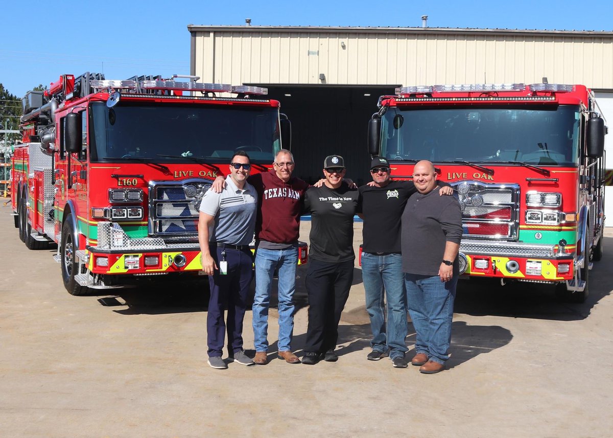 PierceMfg's tweet photo. Rebranding their fleet, Live Oak Fire Department is welcoming home two new apparatus: an #Enforcer 100’ #AscendantTower and an Enforcer #Pumper equipped with a #PUCPump!

#LiveOakTX https://t.co/X5H4X8tzMw
