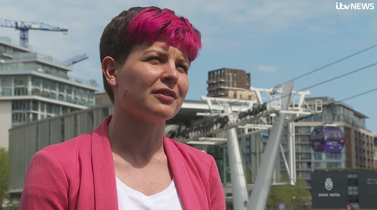 As the sun starts to appear over London, @itvnews decided the #IFSCloudCableCar was the perfect setting for their latest story. It's always nice to see IFS in the news!📺