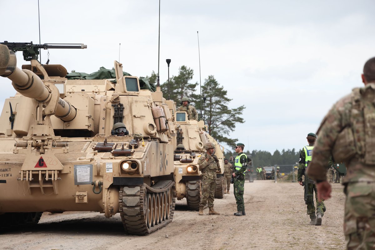 Gettin' ready for the 💥 @USArmy #Soldiers w/ the 214th Field Artillery Regiment, 648th Maneuver Enhancement Brigade, @GeorgiaGuard, are preparing their M109A6 Paladin howitzers for a field training exercise during #DefenderEurope's #SwiftResponse exercise in Skillingaryd, 🇸🇪